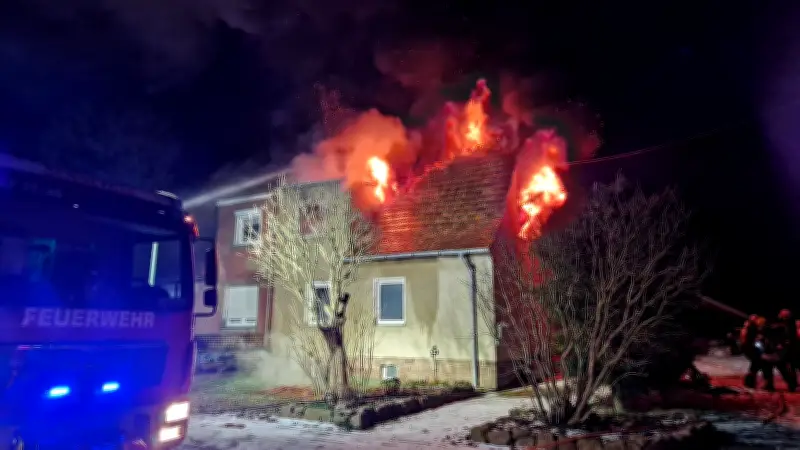 Hausbrand in Teicha: Eigentümerin verliert ihr Zuhause und hofft auf Spenden