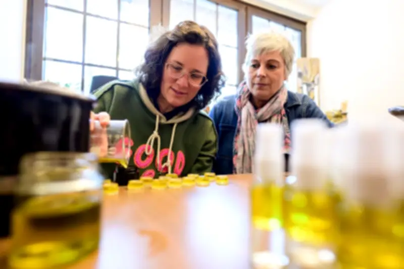 Heilkräuter aus der Lüneburger Heide: Waldkräuterey bewahrt altes Wissen für Naturarzneien