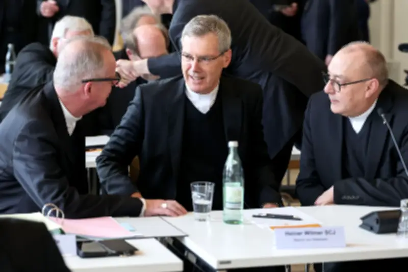 Heiner Wilmer neuer Vorsitzender der Deutschen Bischofskonferenz - Fortschrittlicher Bischof aus Hildesheim gewählt