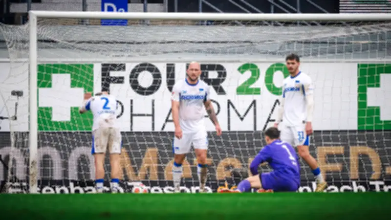 Hertha BSC erlebt Debakel in Paderborn: Aufstiegsträume zerplatzen