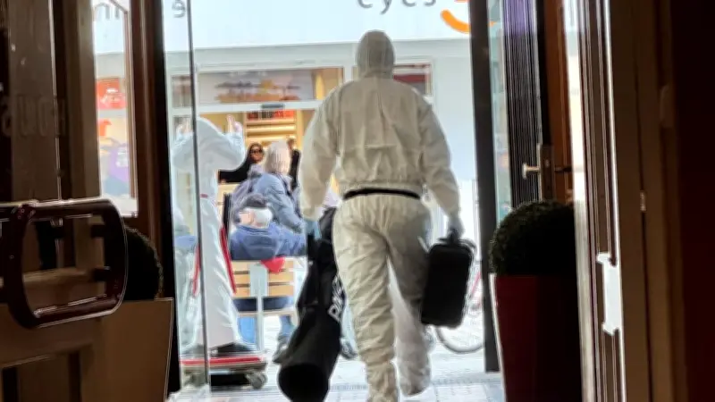 Hildesheim: Frau tot in Innenstadtwohnung - Polizei fahndet nach flüchtigem Tatverdächtigen