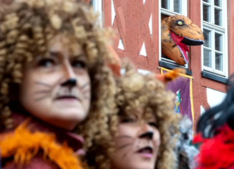 Historischer Karnevalsumzug in Wasungen: 490 Jahre Tradition und 1.800 Narren feiern