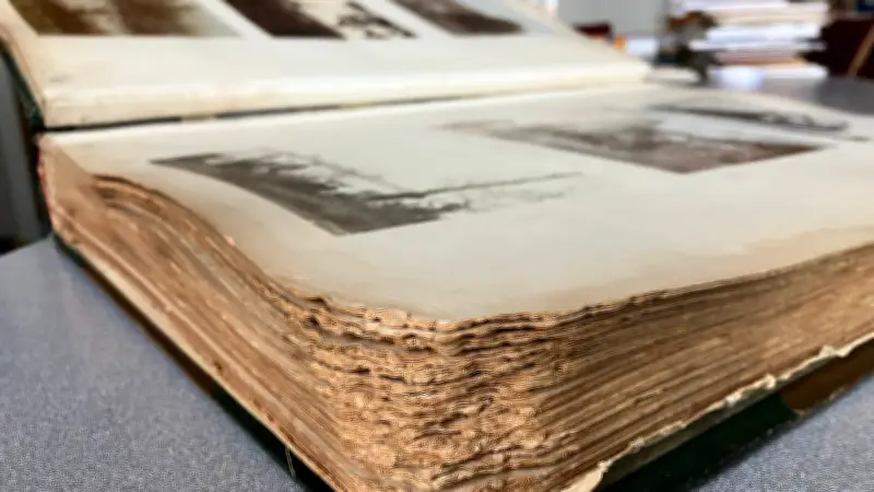 Historisches Fotoalbum kehrt nach Waren zurück: Publikumsmagnet im Stadtmuseum