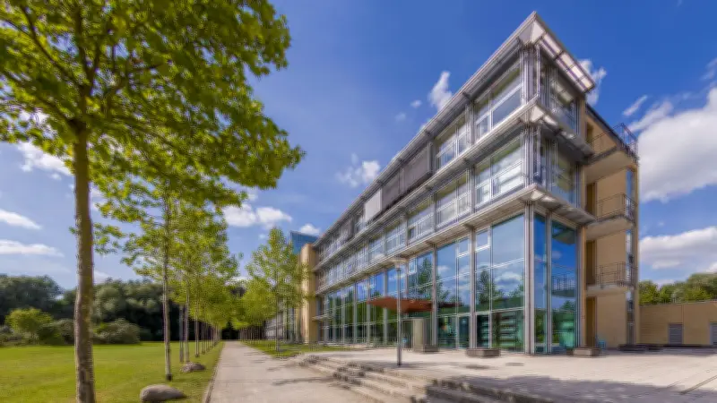 Hochschulskandal in Neubrandenburg: Disziplinarverfahren gegen Professor wegen mutmaßlicher Prüfungsunregelmäßigkeiten