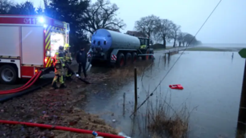 Hochwasser in MV: Wer trägt die Kosten für die Feuerwehr-Einsätze?
