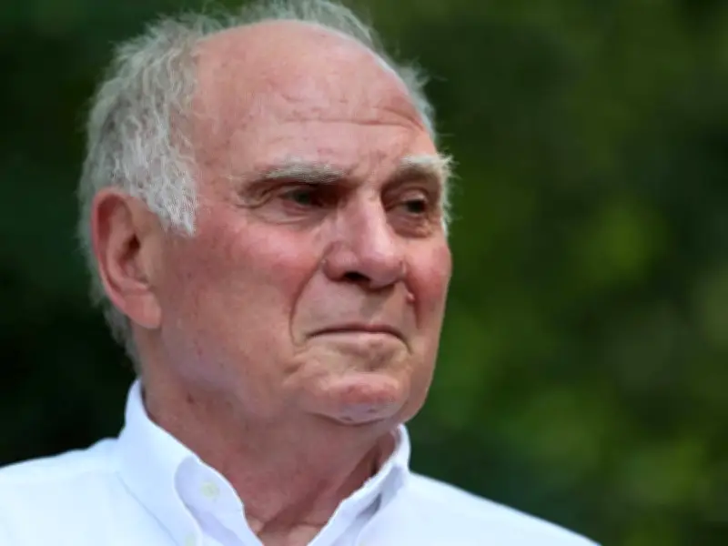 Hoeneß bremst Transferhoffnungen: Bayern München wird sich nicht verschulden