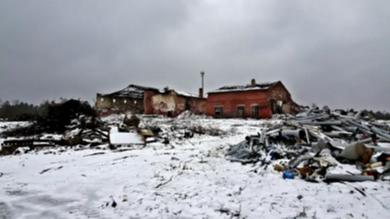 Holzwerk Oranienbaum: Abriss der Schornsteine markiert Start für neues Wohnquartier
