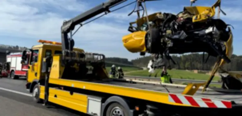 Horrende Abschleppkosten für E-Autos: Warum Fahrer über 20.000 Euro zahlen müssen