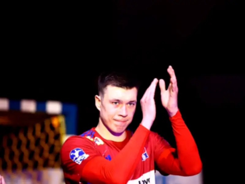 HSV Hamburg holt Abwehrspezialist Azat Valiullin bis Saisonende zurück