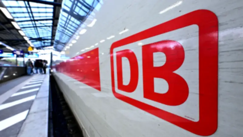 ICE-Verbindung gerettet: Schwesigs Deal mit der Bahn sichert Schwerin-Hamburg-Frühverbindung