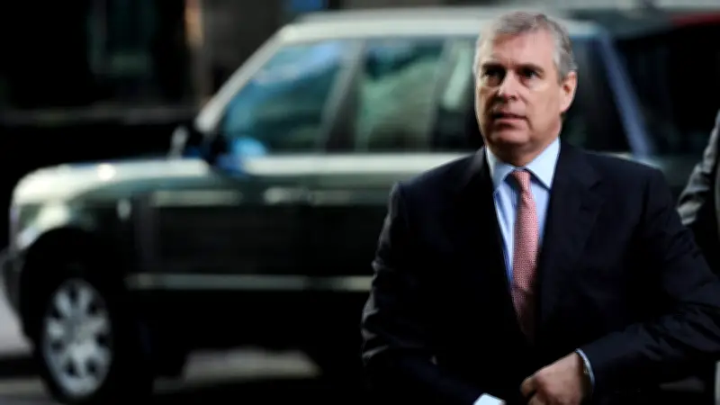 Insider enthüllen taktloses Verhalten von Prinz Andrew: Verspätungen und fragwürdige Kontakte