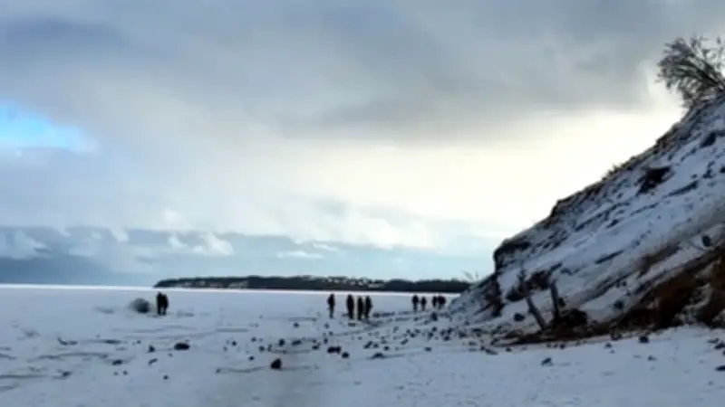 Instabile Küsten auf Rügen: Behörden warnen vor erhöhter Steinschlaggefahr an Ostseestränden
