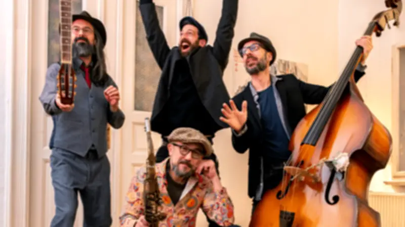 Italienische Klänge und Tanzmusik zum Frauentag in Neustrelitz mit Berliner Band