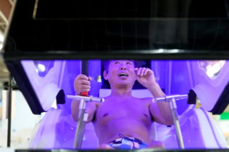 Japanische Hightech-Firma präsentiert Waschmaschine für Menschen zum Preis eines Sportwagens