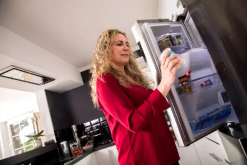 Joghurt-Verpackungen im Umweltcheck: Glas oder Plastik - was ist wirklich nachhaltiger?