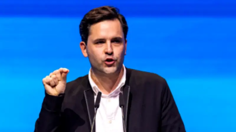 JU-Chef Winkel fordert härteren Kurs der CDU gegenüber der SPD in Sozialreform-Debatte