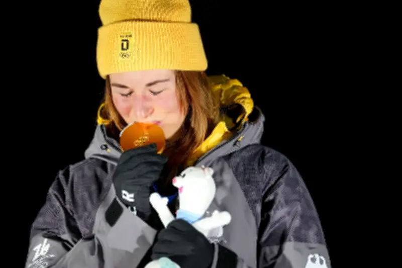 Julia Taubitz feiert olympisches Gold im Rodeln - Fräbel weint nach Fehlern