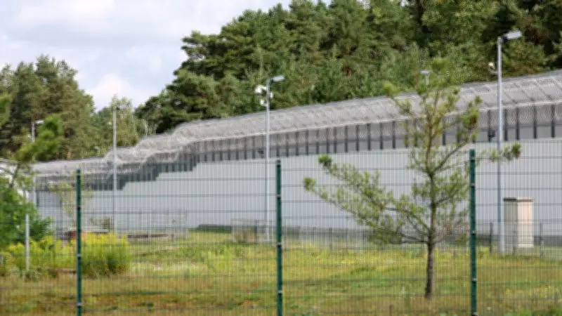 Justizlücke in Mecklenburg: Mutmaßlicher Täter entzieht sich Prozess durch vorzeitige Haftentlassung