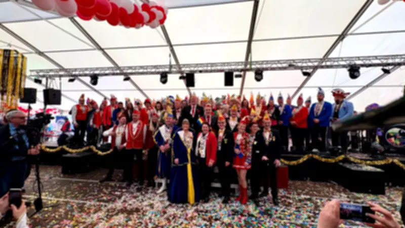 Karneval-Finale an der Müritz: 1400 Narren feiern Landespräsidententreffen in Waren