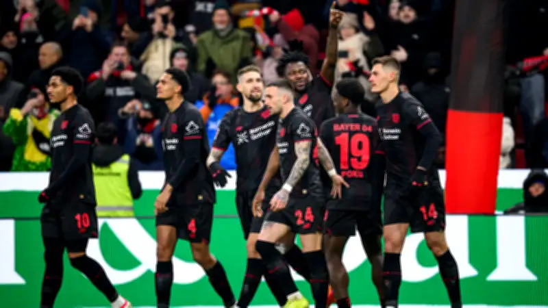 Karnevalsfest in Leverkusen: Erst Popo-Tor, dann Poku-Treffer zum 4:0-Sieg