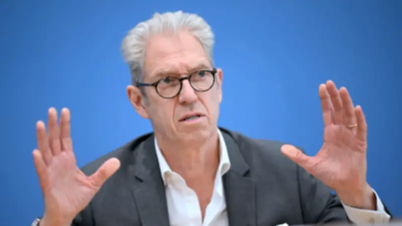 KBV-Chef fordert Streichung von Zusatzleistungen wie Zahnreinigung und Homöopathie