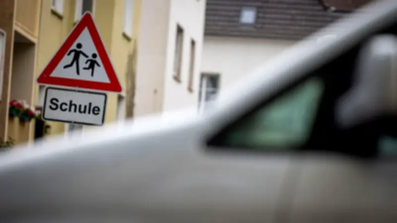 Kind in Prenzlau angesprochen: Polizei erhöht Präsenz, Schule gibt Elternrat