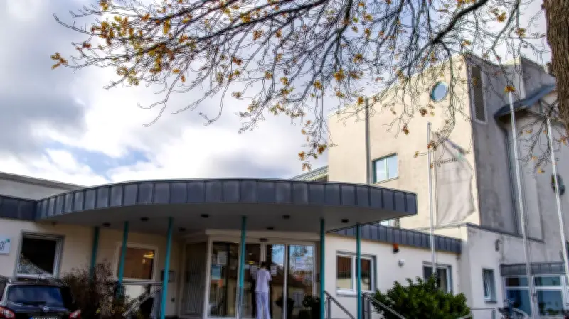 Klinik Crivitz in der Krise: Chefarzt und Ärzte kündigen - Mitarbeiter schlagen Alarm