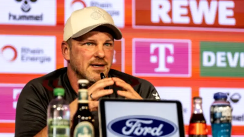 Köln-Coach Kwasniok lobt Spieler: „Wenn er das T-Shirt auszieht, sind alle neidisch“