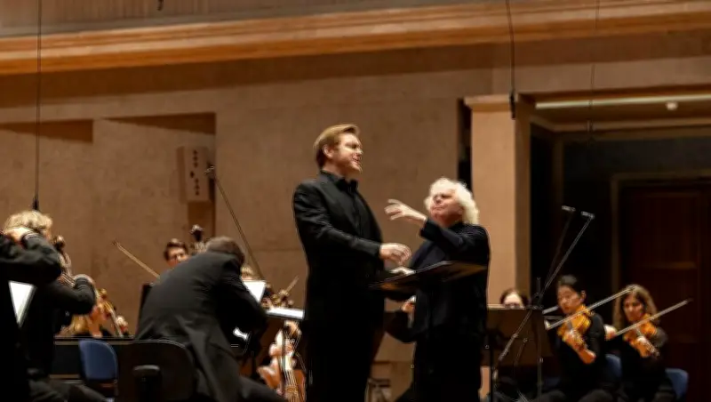Kritik: Countertenor Tim Mead und Simon Rattle begeistern im Herkulessaal
