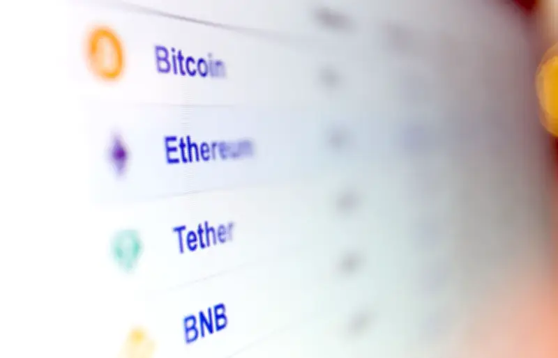 Krypto-Betrug in Oberhavel: Mann verliert sechsstellige Summe durch falsche Assistentin