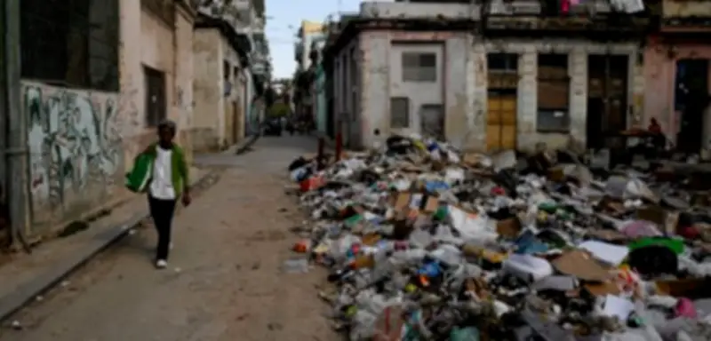 Kubas Müllkrise: US-Sanktionen führen zu Treibstoffmangel und Abfallbergen in Havanna