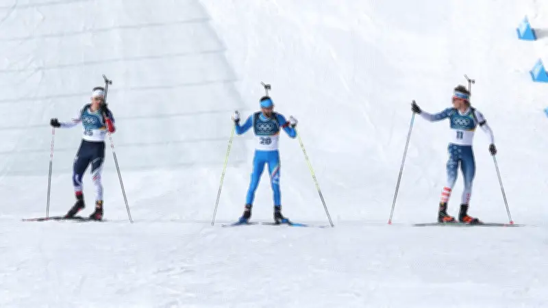 Kuriose Biathlon-Szene: Drei Athleten veranstalten eigenen Sprint nach dem Rennen
