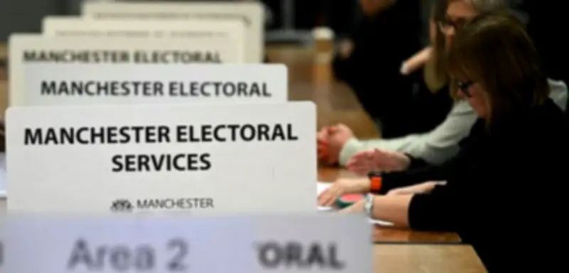 Labour verliert Nachwahl in Manchester-Hochburg an Grüne - Epstein-Skandal belastet Starmer