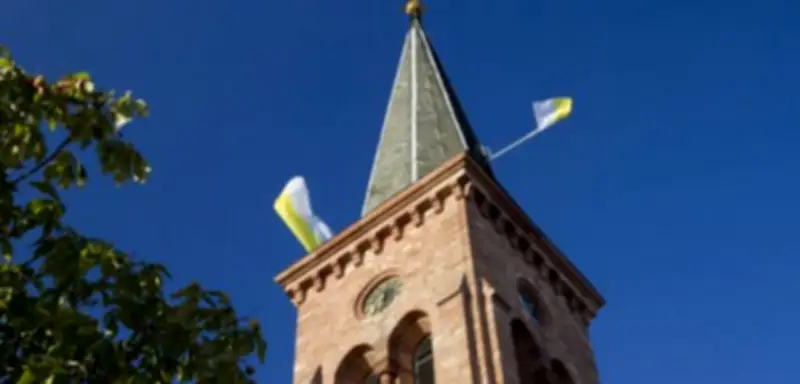 Landgericht Darmstadt: 33-Jähriger wegen versuchten Totschlags mit Kruzifix angeklagt