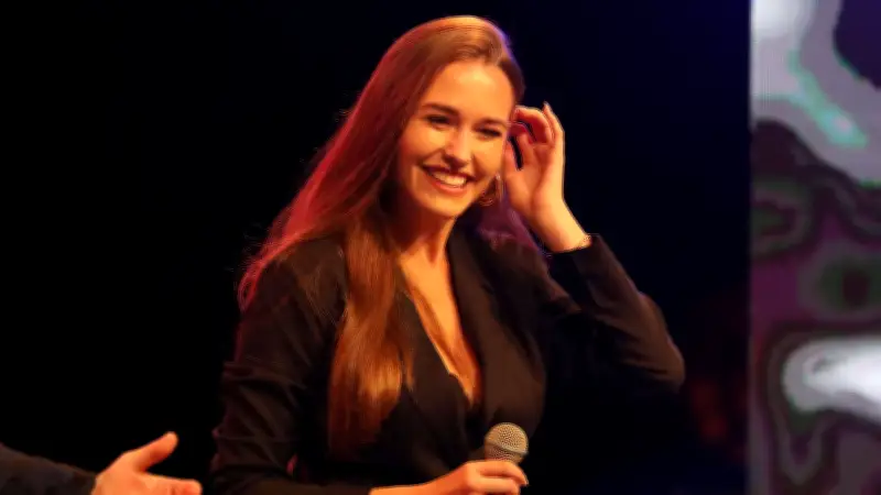 Laura Müllers Brustvergrößerung: Instagram-Foto mit Oliver Pocher löst Debatte aus