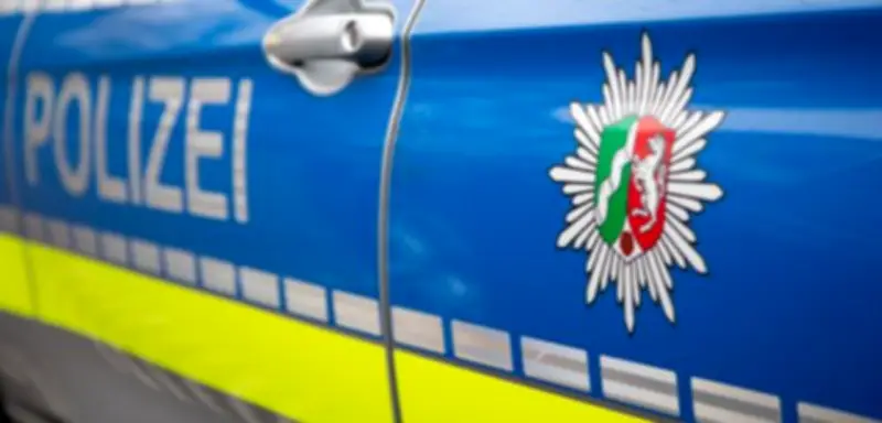 Lebensgefährlicher Messerangriff auf Karnevalsparty in Leverkusen: 15-Jähriger schwer verletzt