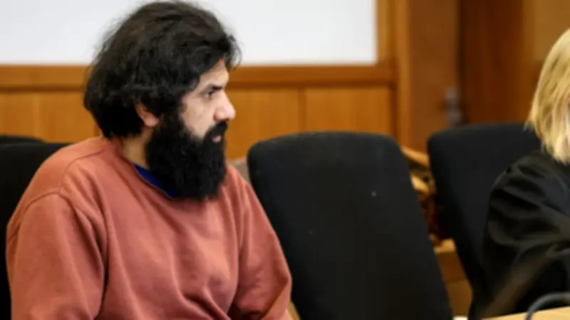 Lebenslange Haft für Syrer: Ehefrau vor den Augen der vier Kinder erstochen