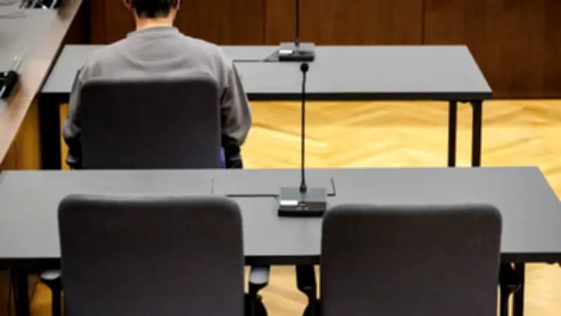 Lebenslange Haft nach tödlichem Messerangriff auf Cousin gefordert