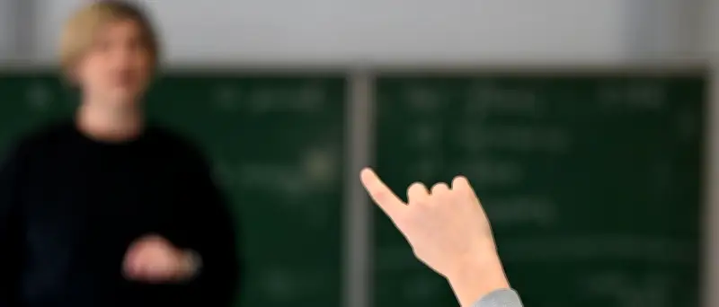 Lehrergewerkschaft klagt gegen zusätzliche Unterrichtsstunde ab März in Brandenburg
