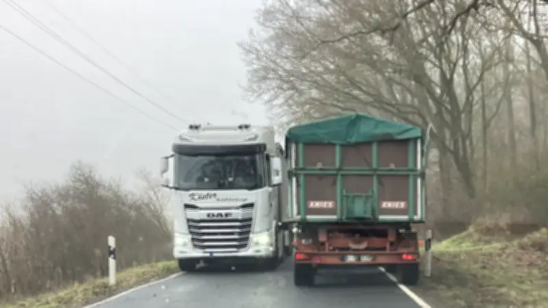Leitplanken als Risiko: Bauern warnen vor gefährlichen Engpässen auf Landstraßen