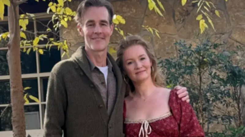 Letztes Ja im Blütenmeer: James Van Der Beek erneuerte Ehegelübde vor seinem Tod