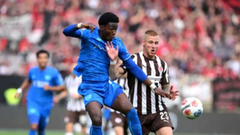 Leverkusens Talent Axel Tape: Spielpraxis in der U19 vor Champions-League-Comeback