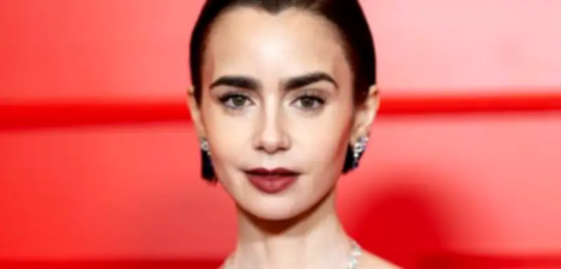 Lily Collins: Schauspielerin spricht über Essstörung und lobt Hilfsorganisationen