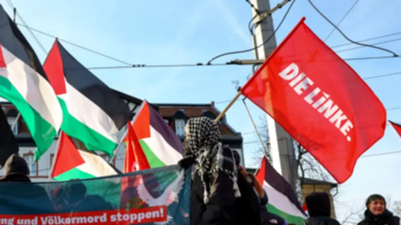 Linke starten mehrsprachigen Wahlkampf: Van Aken spricht Wähler in Muttersprache an