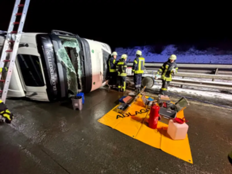 Lkw kippt auf A1 bei Sittensen um – Vollsperrung bis zum Morgen wegen Glätte