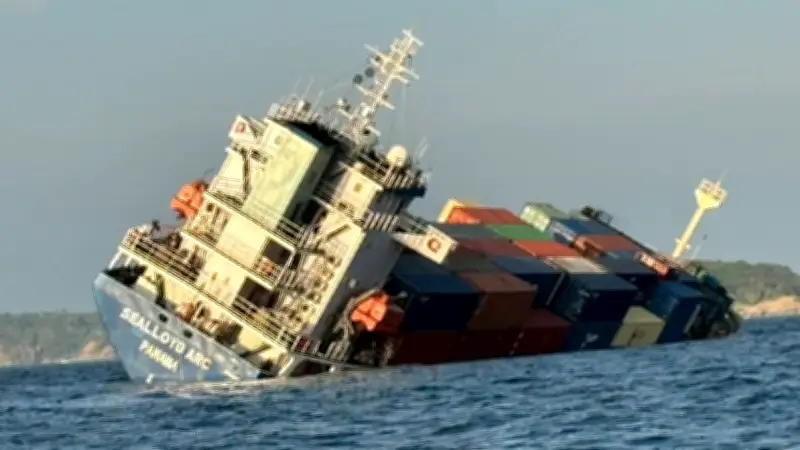 Ölpest bedroht Phukets Traumstrände: Touristenparadies Koh Hey im Visier der schwarzen Flut