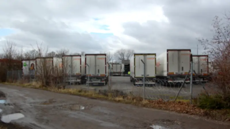 Lärmstreit in Starsiedel: Anwohner klagt über Speditions-Lkw, Unternehmer wehrt sich