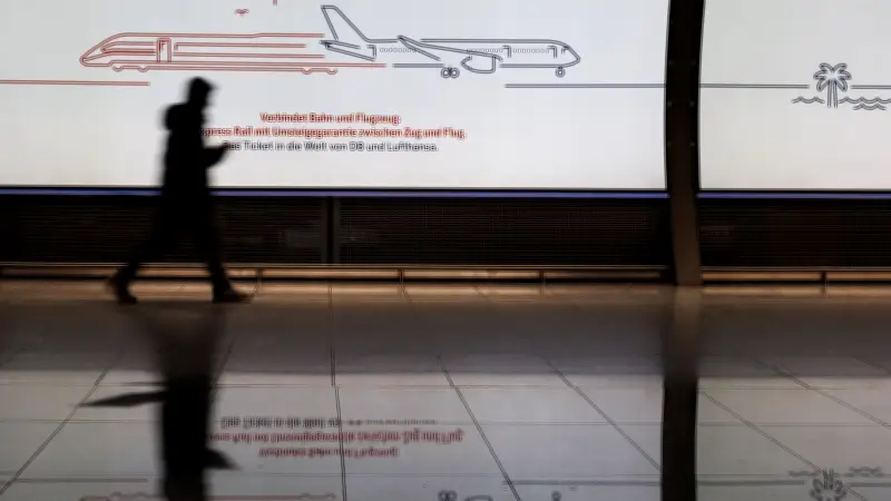 Lufthansa-Streik legt Flugverkehr lahm: Gewerkschaft fordert neues Angebot