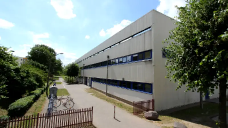 Malchiner Turnhalle benötigt Festzelt-Erweiterung für Großturnier mit 700 Judoka