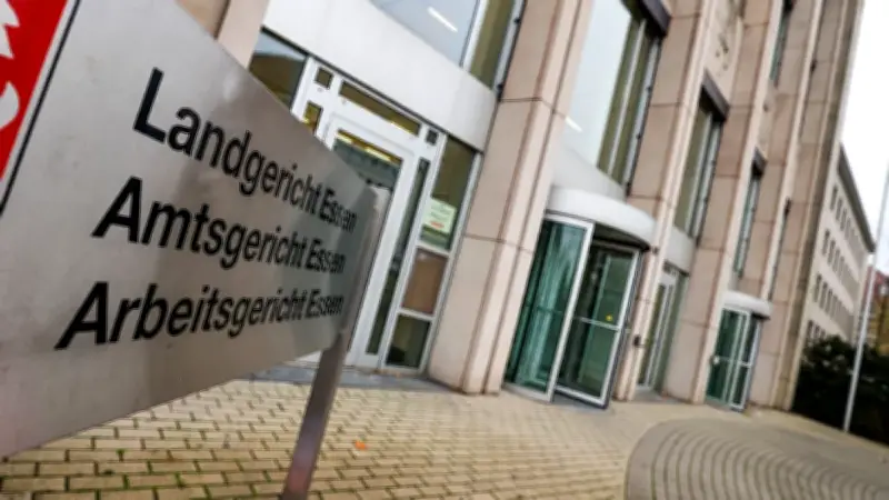 Mann gesteht Macheten-Mord an Mutter in Bottrop: Schuldunfähig durch Schizophrenie